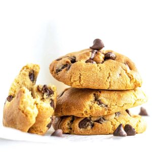 chocolate chip air fryer cookies featured image